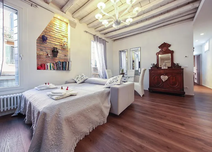 Sara S Luxury Five Minutes From Piazza San Marco شقة *