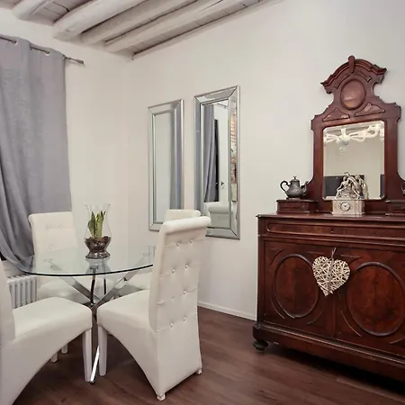 Sara S Luxury Five Minutes From Piazza San Marco Διαμέρισμα *
