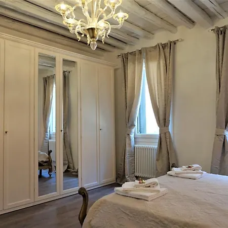 Lägenhet Sara S Luxury Five Minutes From Piazza San Marco *