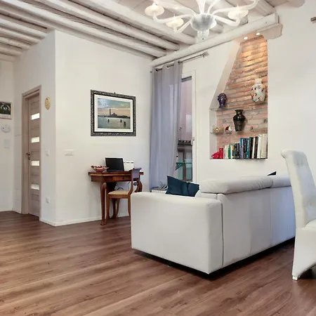 Апартаменты Sara S Luxury Five Minutes From Piazza San Marco Венеция