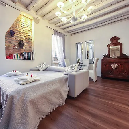 Sara S Luxury Five Minutes From Piazza San Marco Apartmán *